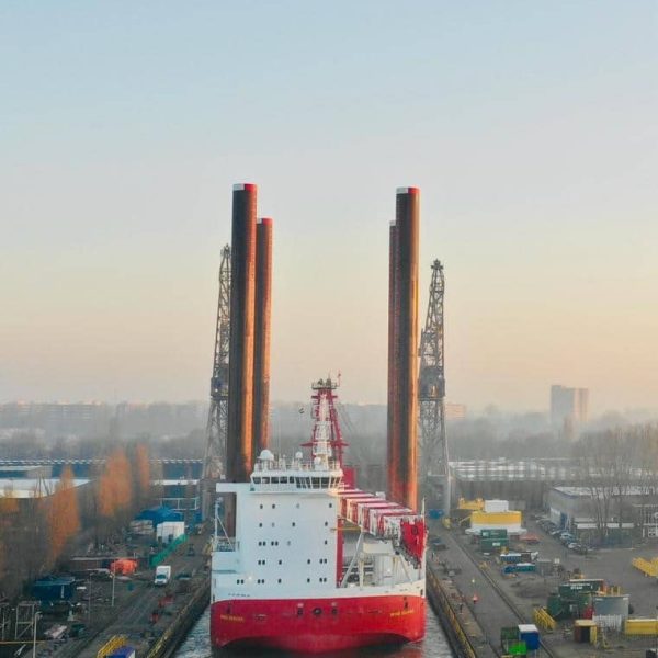 Five-year classing related work on J/U WIND SERVER at DAMEN Shipyard in Amsterdam.​